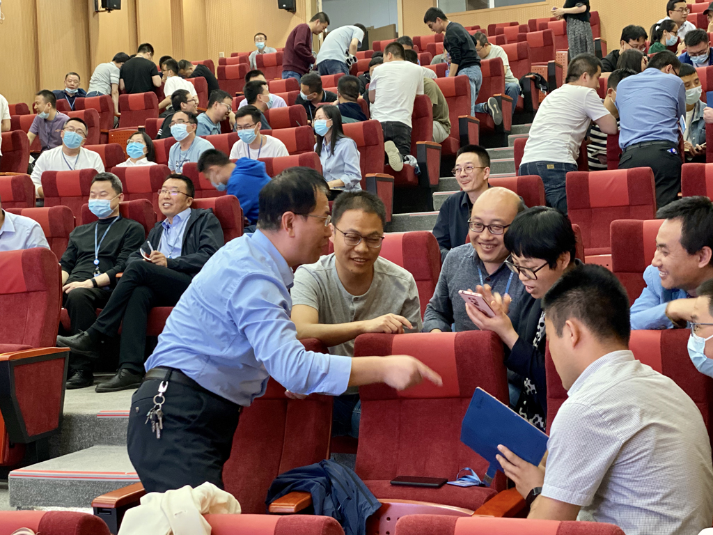 太阳成微电开展管理文化交流活动